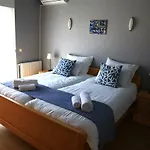 Nyaraló Limun *