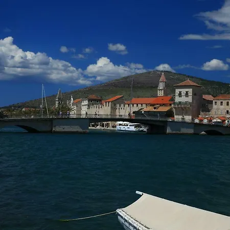 Limun Nyaraló Trogir