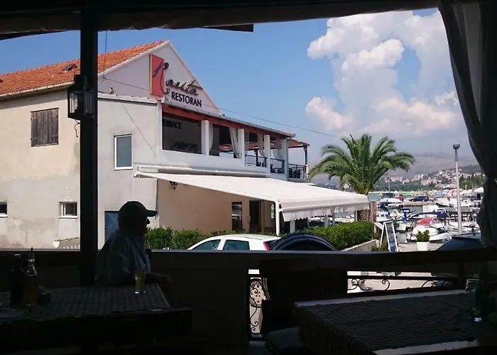 Semesterbostad Limun *